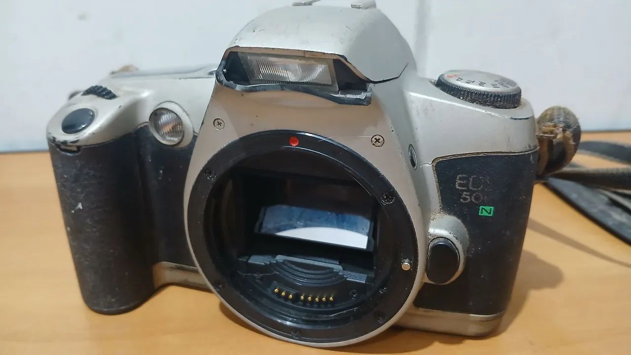 Canon Analógica EOS 500N Leia