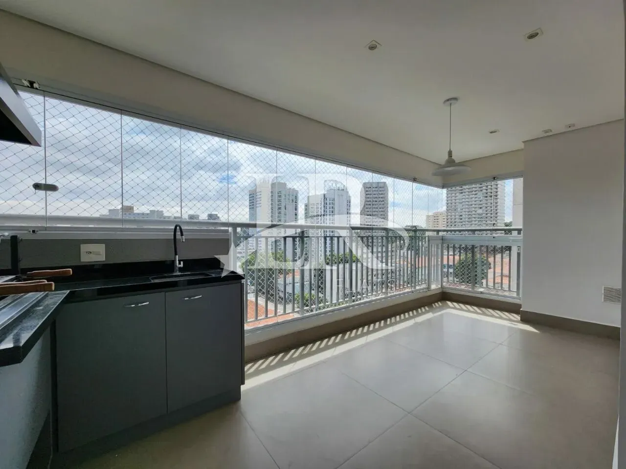 LR Flats - Apartamento 1 dormitório sem mobilia em Santo Amaro