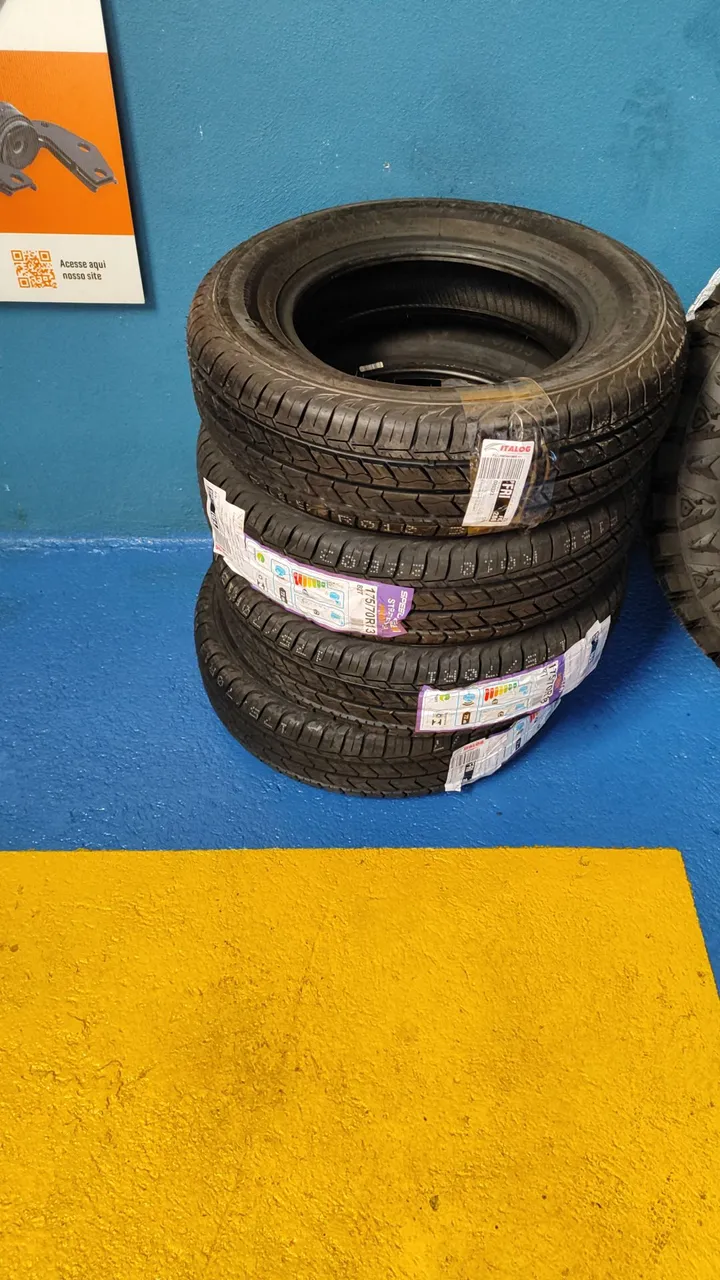 Jogo de pneus 175/70 R13 novos Não é recauchutado!!!