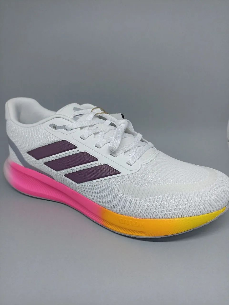 Tênis Adidas Tamanho 41 - Foto 2