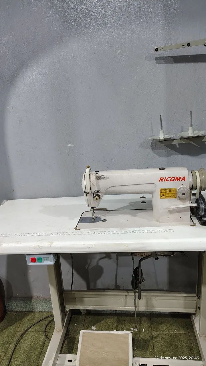 Máquina de costura  - Foto 3