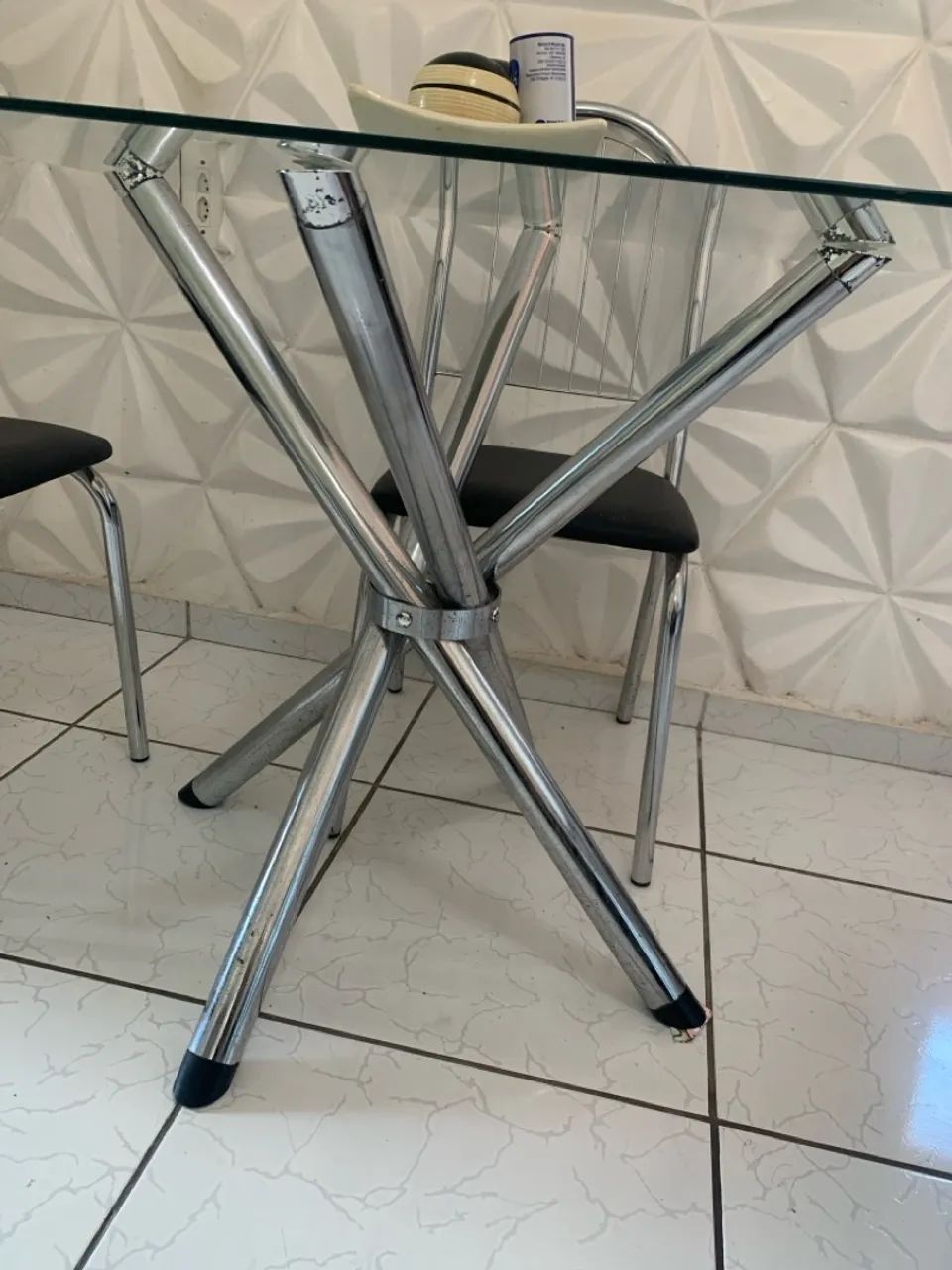 Mesa de Jantar em Vidro e Aço - Foto 4