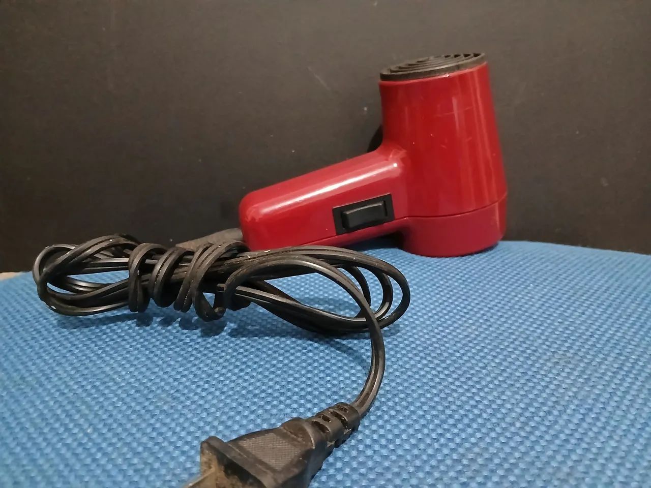 Mini secador da marca Cássio 110/220V