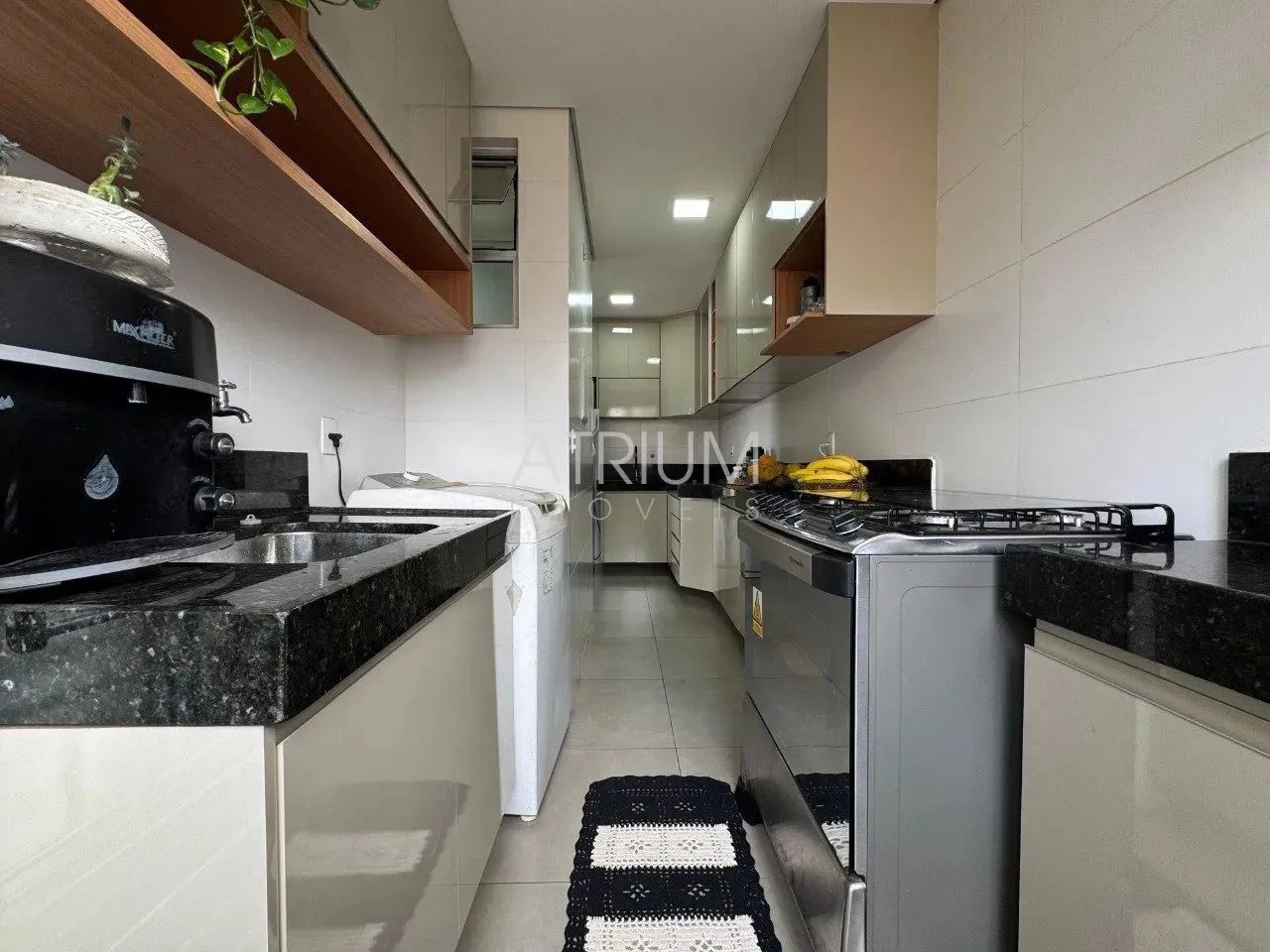 APARTAMENTO 2 QUARTOS COM VARANDA NO CABRAL, 01 SUÍTE, 02 BANHEIROS, 02 VAGAS COBERTAS, PR - Foto 13