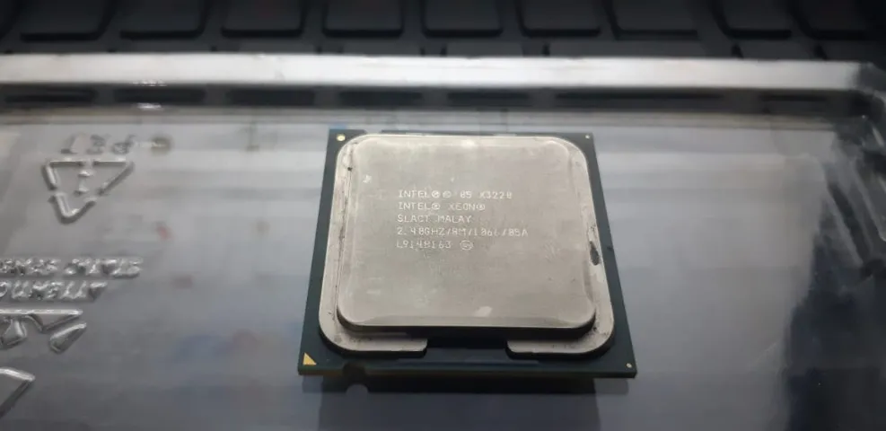 Processador Intel Xeon X3220 Quad Core