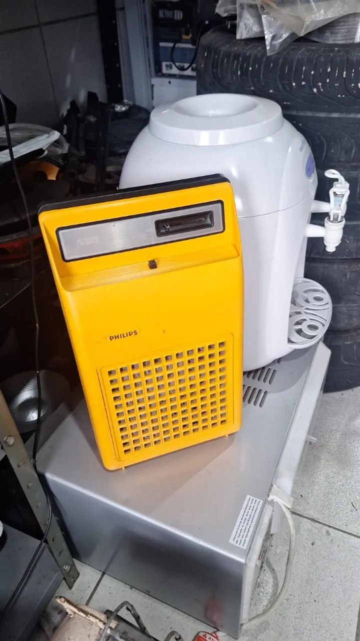 Radiola Philips anos 70 funcionando a pilha e a luz 329,00 Pix, somos loja - 2103