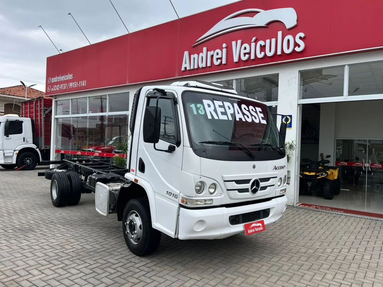 Mercedes-Benz Accelo 1016 Único Dono 2013