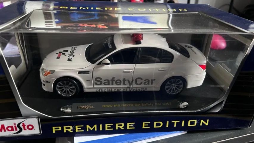 ミニカー Maisto BMW M5 Safety Car 1/18 Bmw M5 Safety Car Moto Gp 2007 Maisto 1:18 - Hobbies e coleções