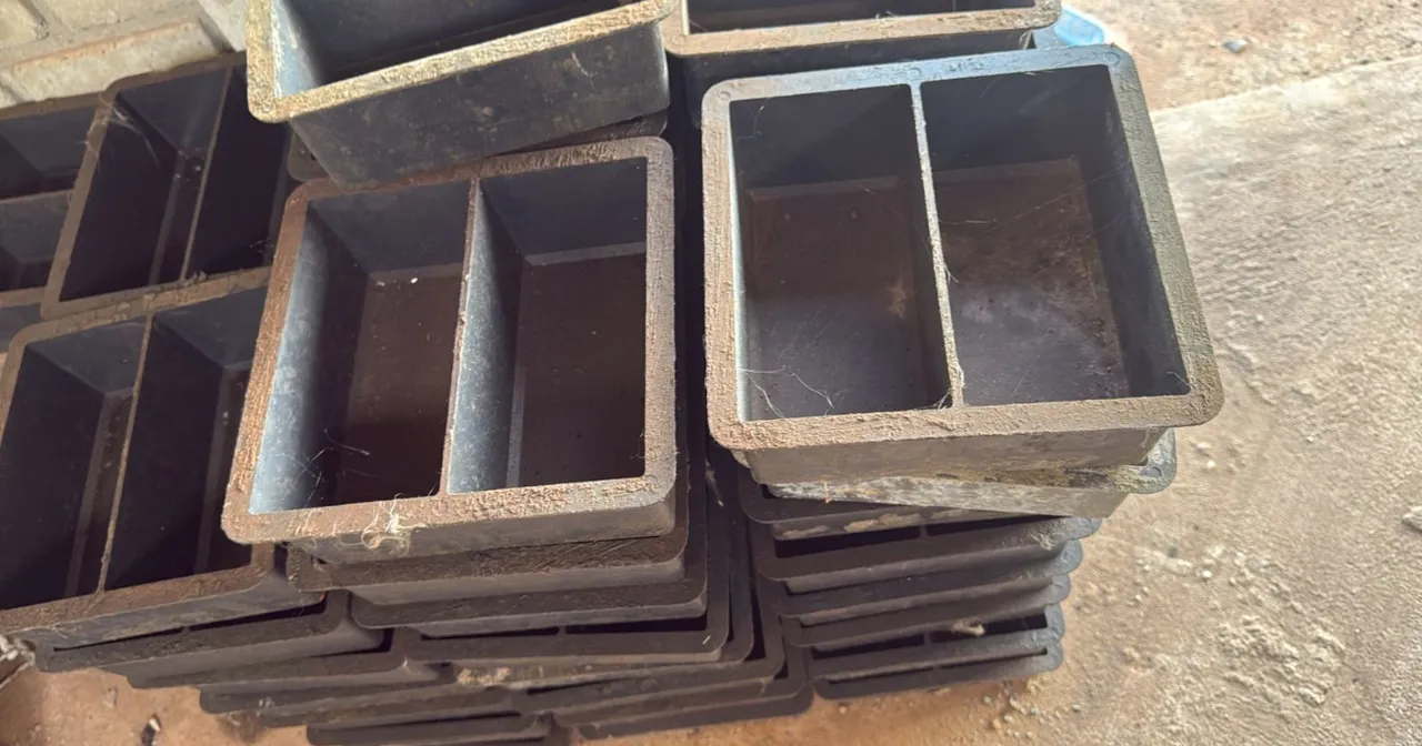 Formas de pavers , sextavados, postinho de cimento