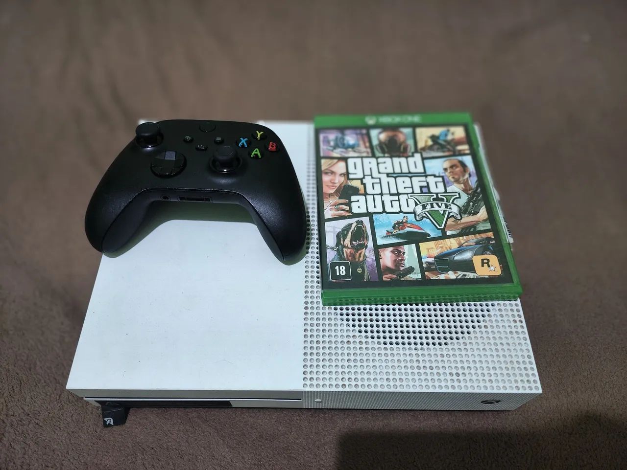 Xbox One S com GTA V novo