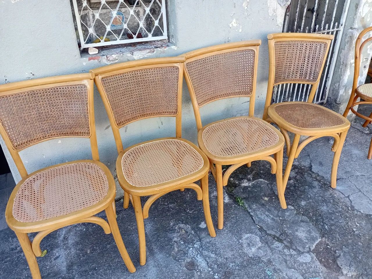 Conjunto de 3 Cadeiras de Madeira com Assento de Palhinha