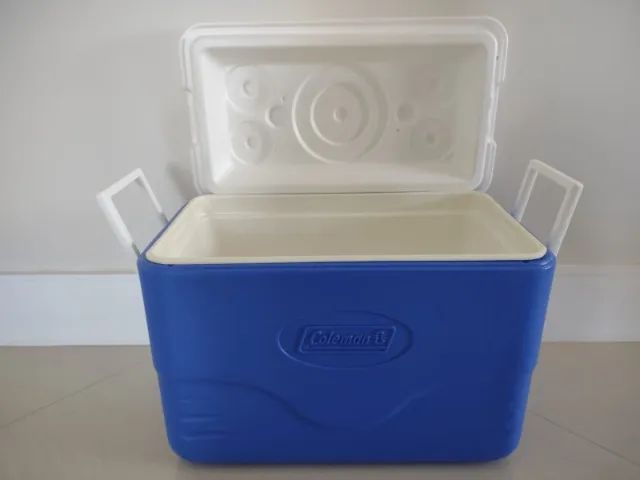 Caixa Térmica Coleman azul de 26,5 Litros - Nunca utilizada!
