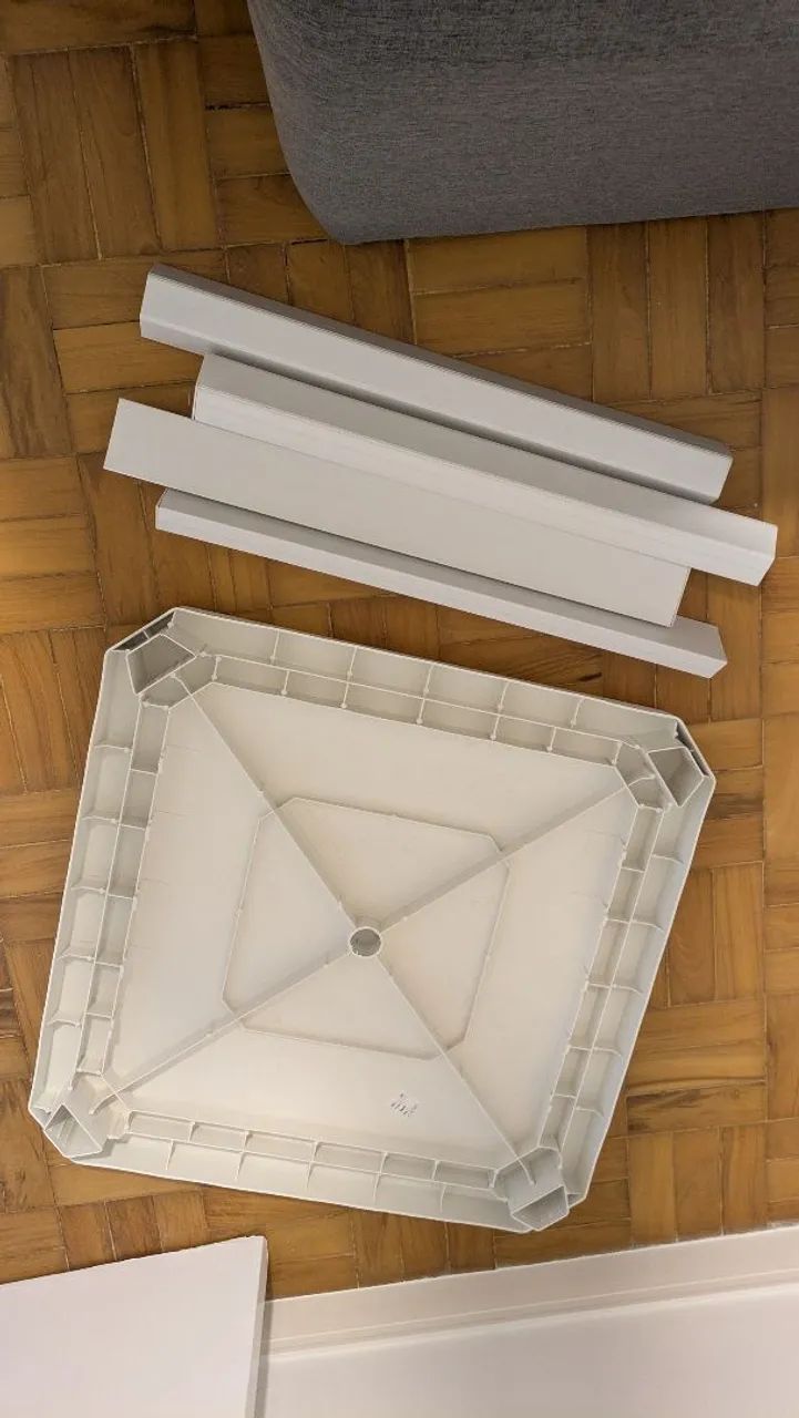 Mesa de plástico desmontável branca 80x80x73cm - Foto 2