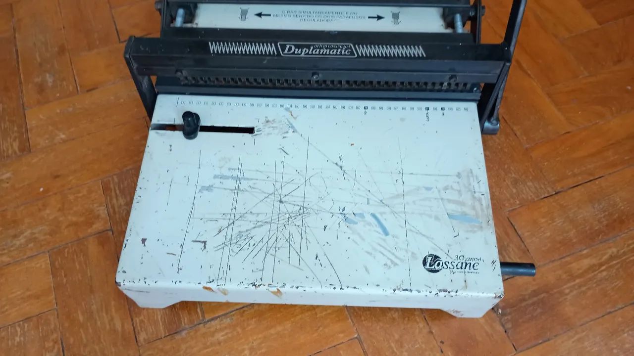 Encadernadora Lassane para furo quadrado - Ofício conjugada Duplamatic - em funcionamento!