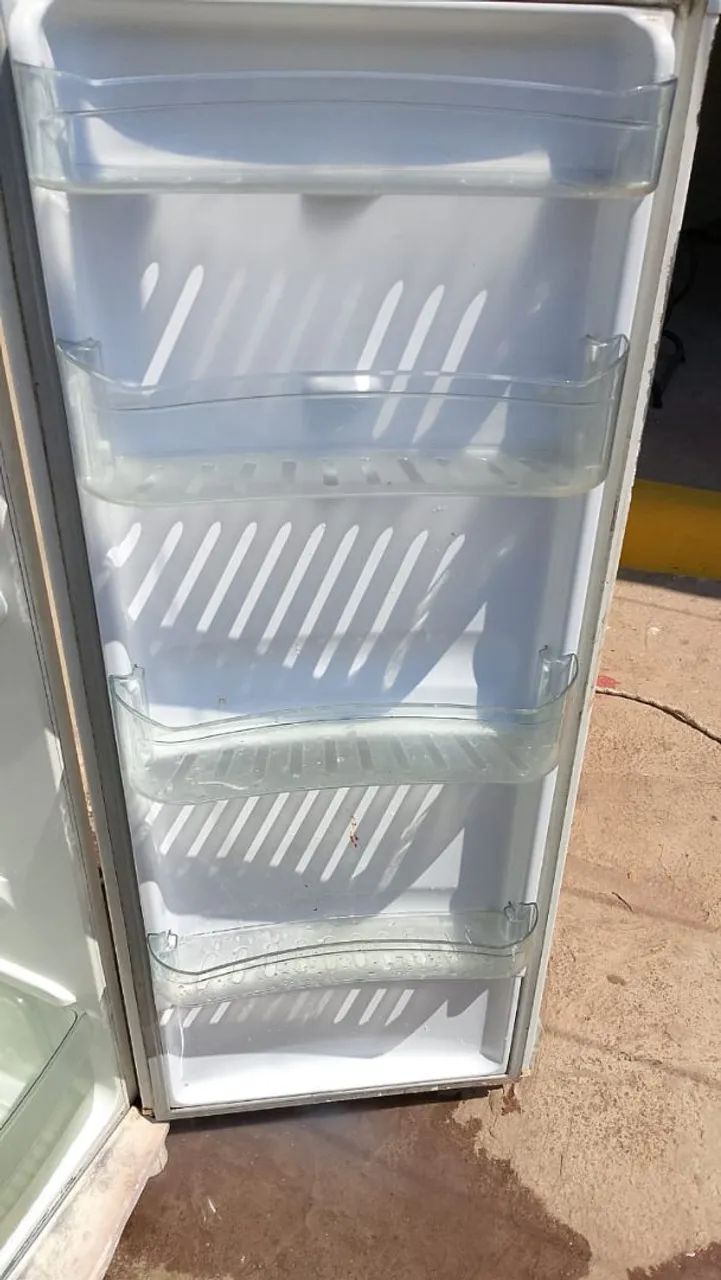 Vendo uma geladeira  - Foto 2