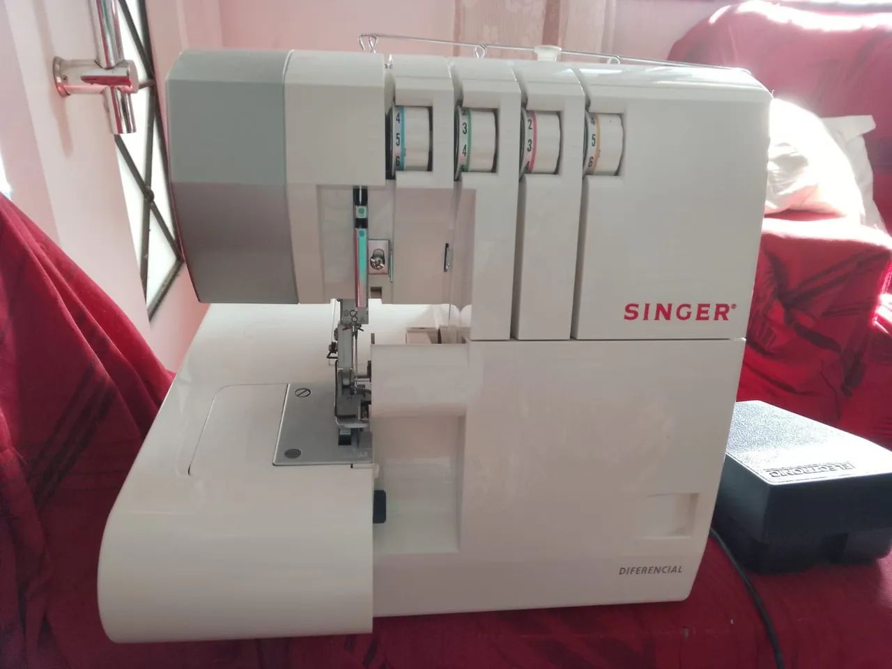 Vendo Overlock Singer semi nova - Foto 2