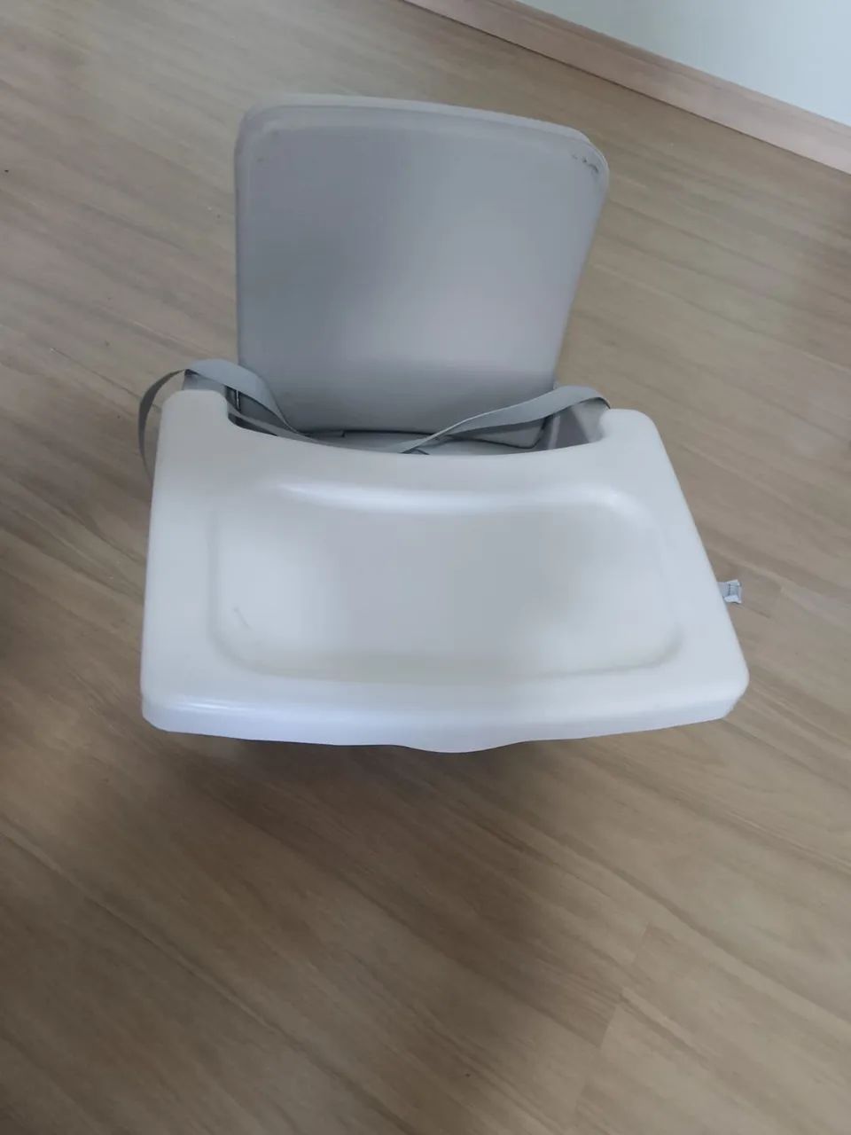 Vende cadeirinha de almoço pra bebê 