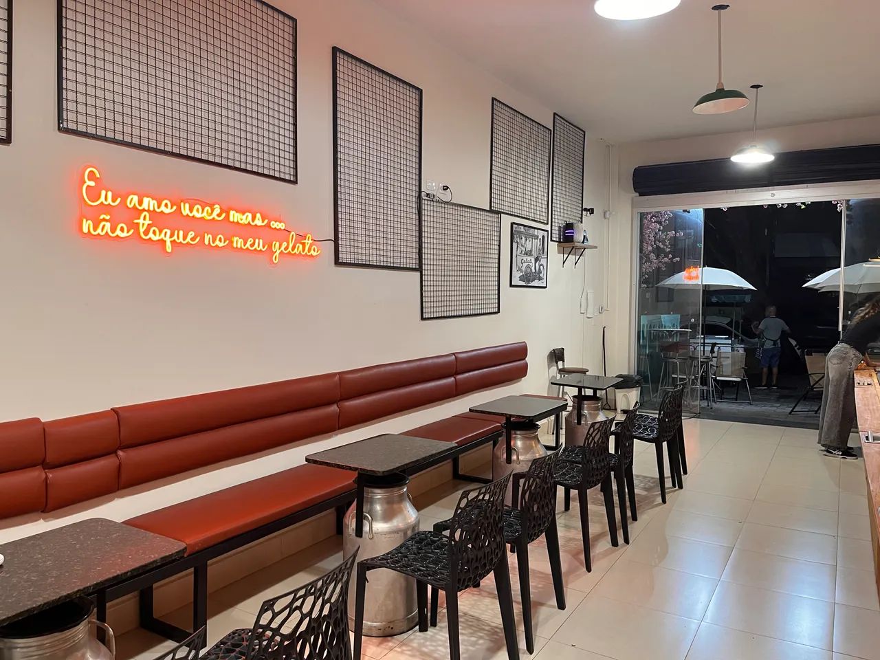 Vendo Sorveteria em funcionamento com maquinário  - Foto 2