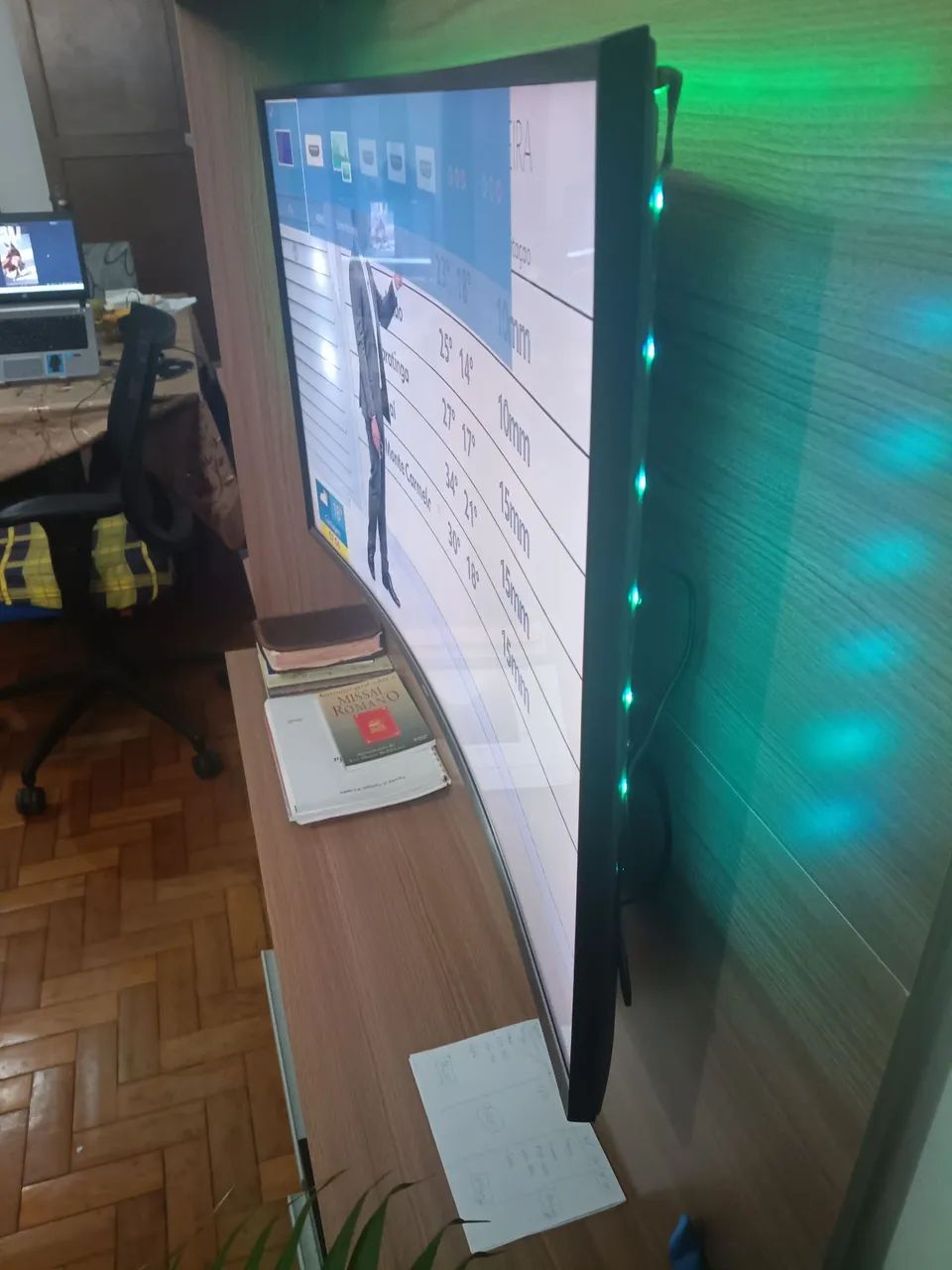 Smart TV Samsung LED Curva de 48 polegadas muito boa  - Foto 2