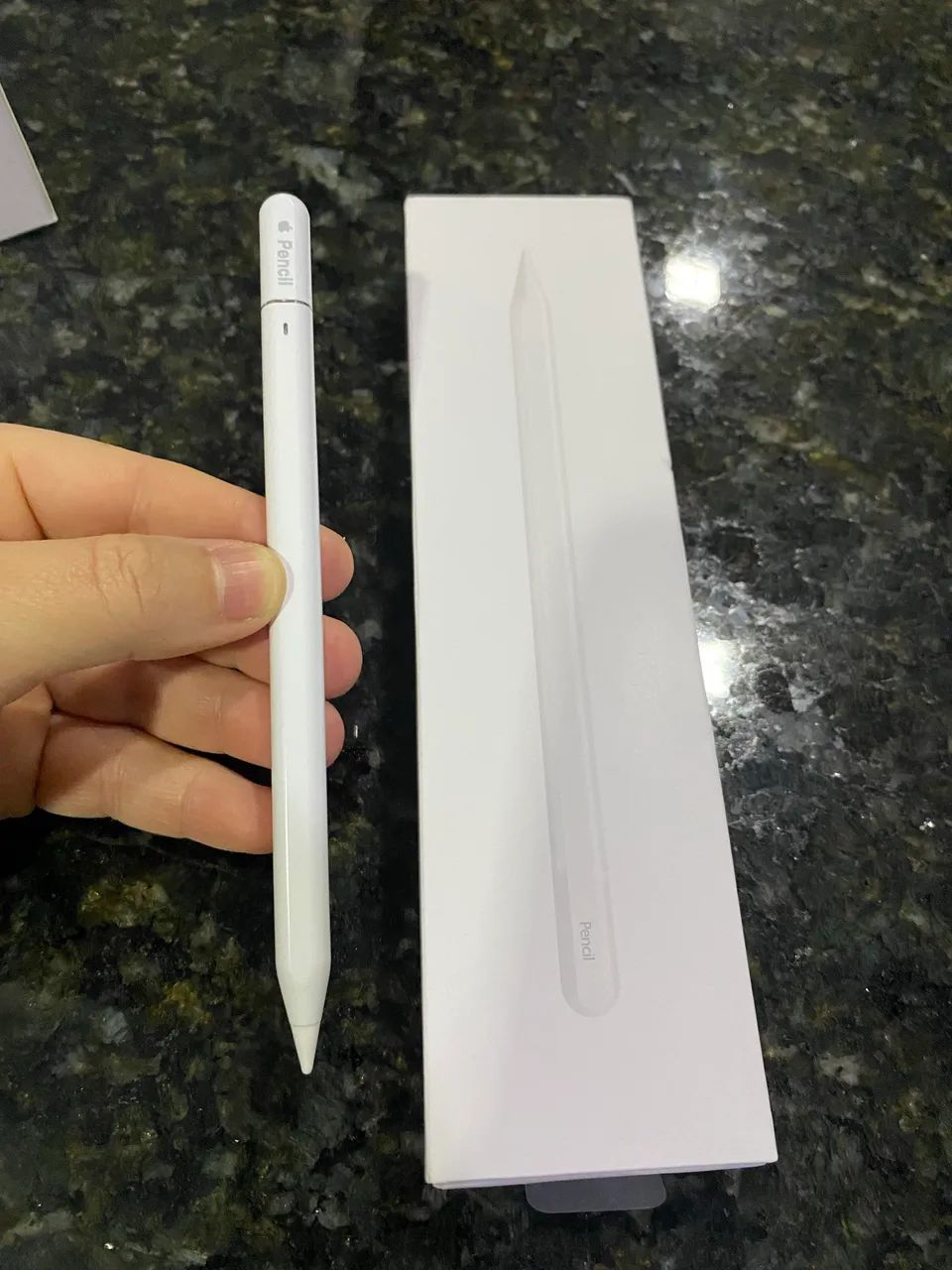 iPad 128GB + Apple Pencil セット（バッテリー100%）ほぼ新品 iPad 11 128GB prata semi novo bateria 100%, com caneta e