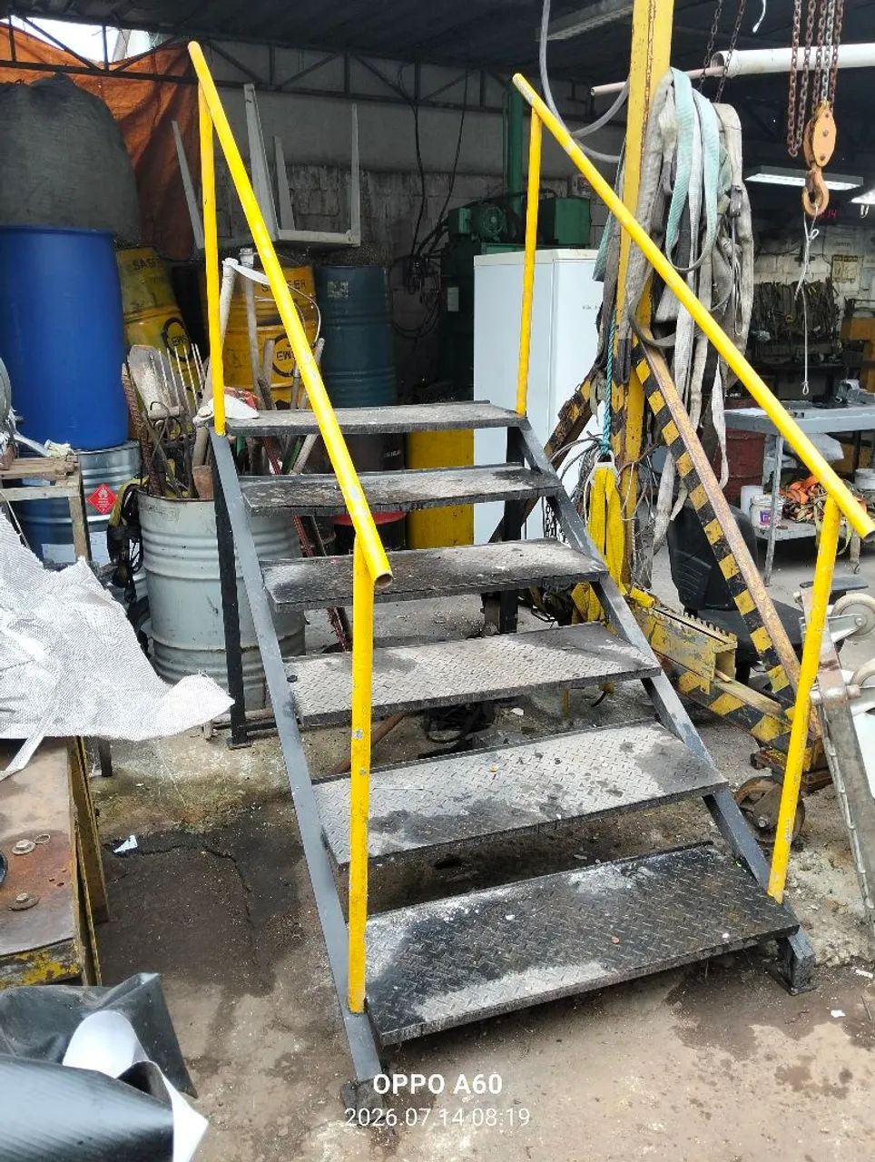Vendo escada para mezanino 