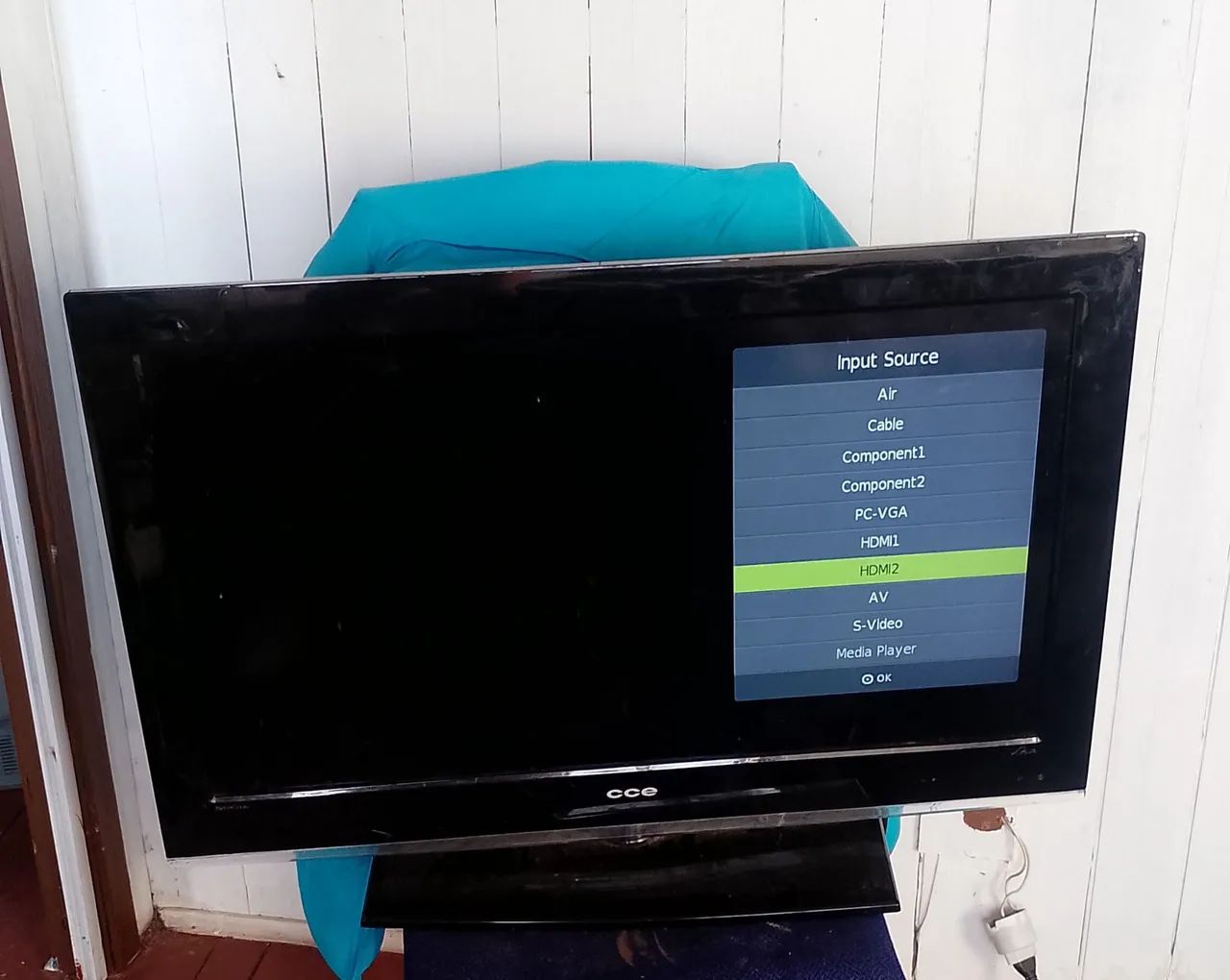 Tv CCE 32 polegadas não é smart funcionando perfeitamente  - Foto 2