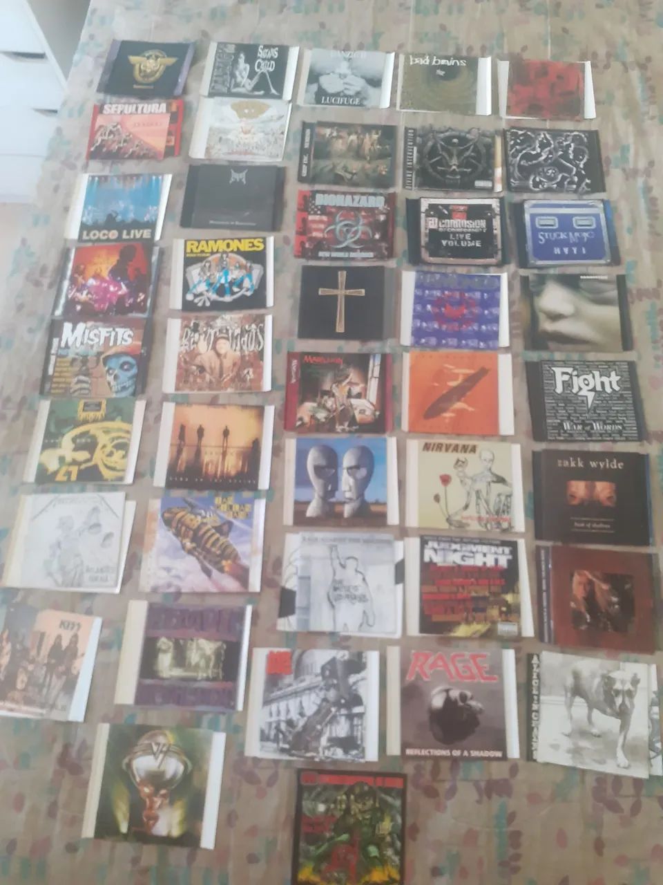 DEZENAS DE CAPAS E CONTRA CAPAS CDS ROCK METAL LEIA O ANÚNCIO 