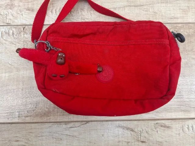 Bolsa transversal marca Kilpling cor vermelha - Foto 5
