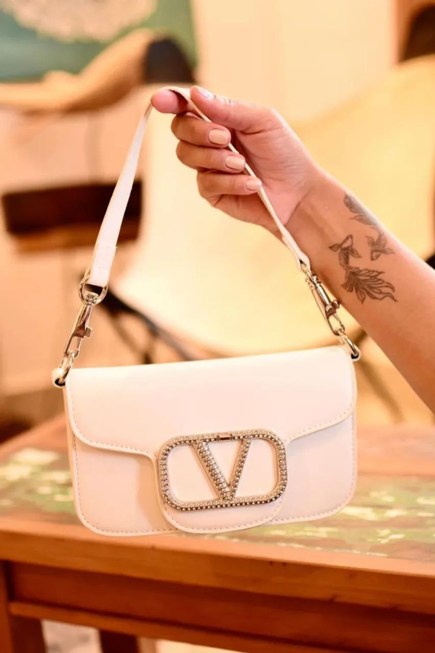 Bolsa Inspiração Valentino - Elegante, Moderna e Premium