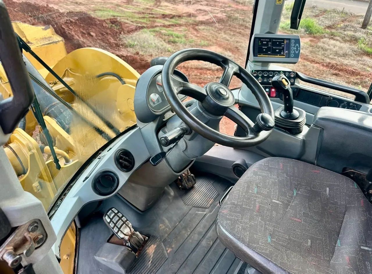 Pá Carregadeira Caterpillar 938K ano 2015, com 17.650 horas, em SP - Foto 4