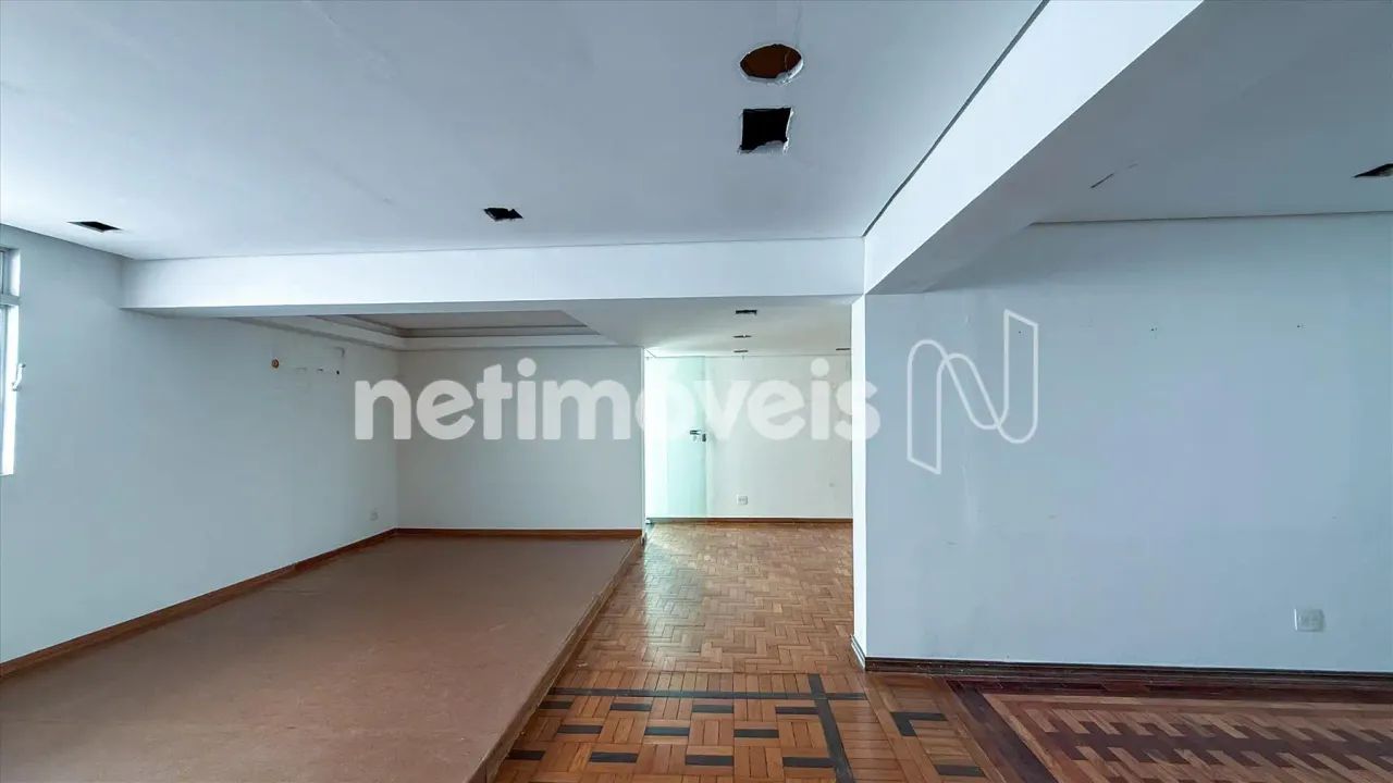 Casa Comercial com arquitetura diferenciada e excelente localização. - Foto 5