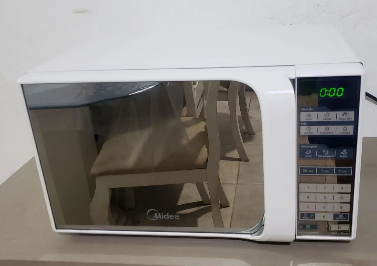 Microondas Espelhado Midea 20L Ótimas condições!  - Foto 3