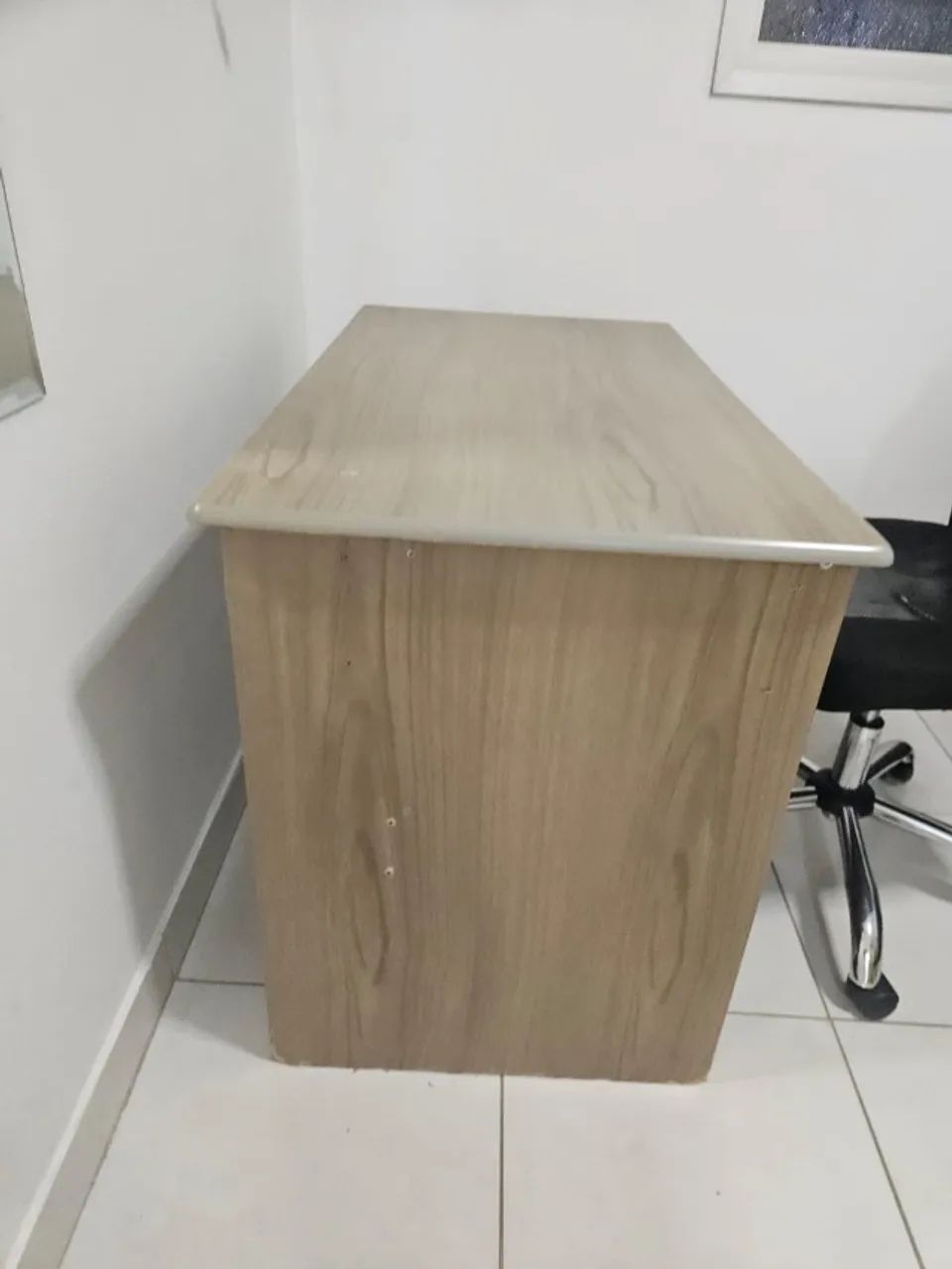 Escrivaninha R$ 200 + cadeira (doação) - Foto 2