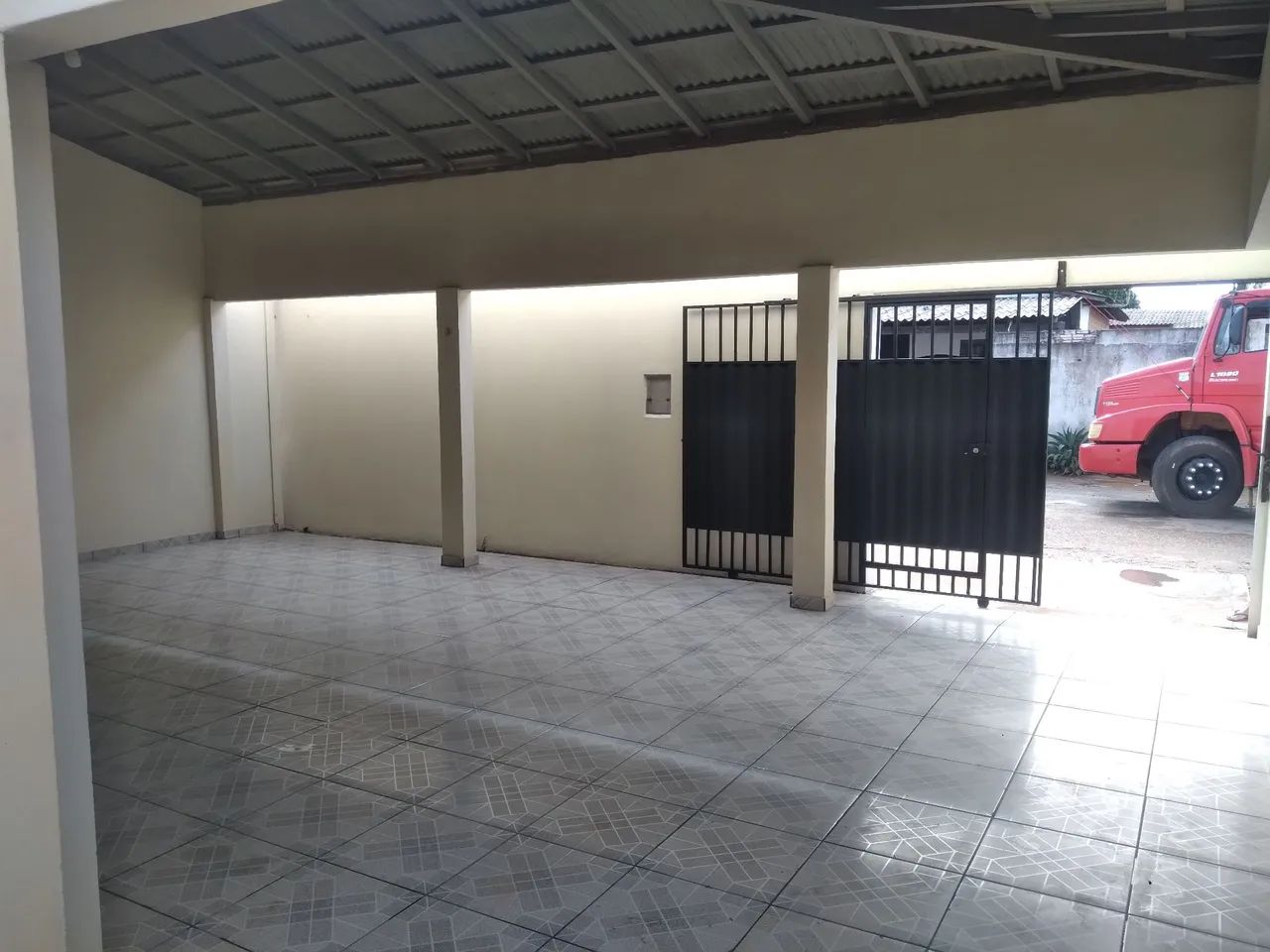 Aluga se casa com garagem - Foto 4