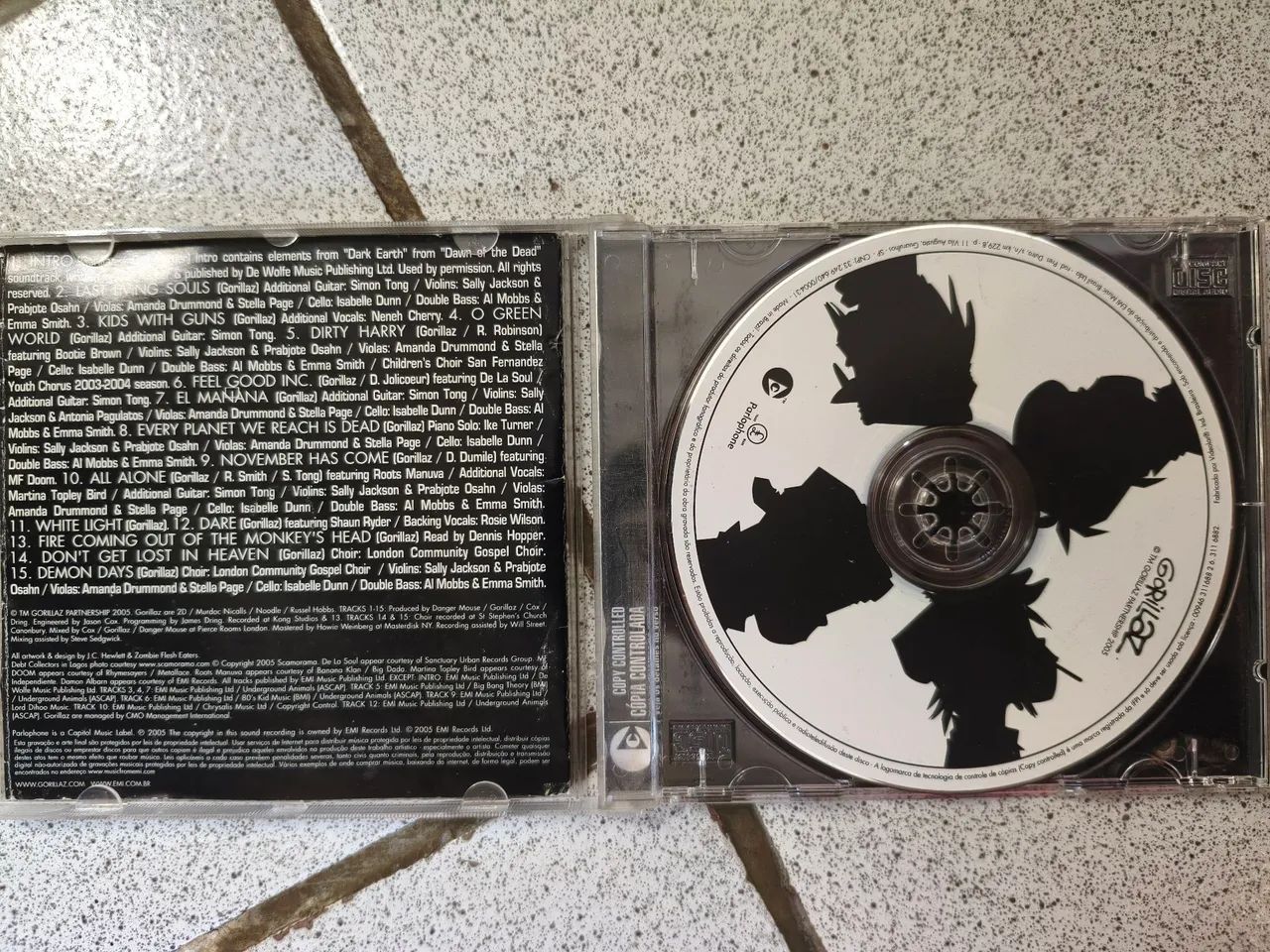 Cd gorillaz, album demon days  - Foto 2