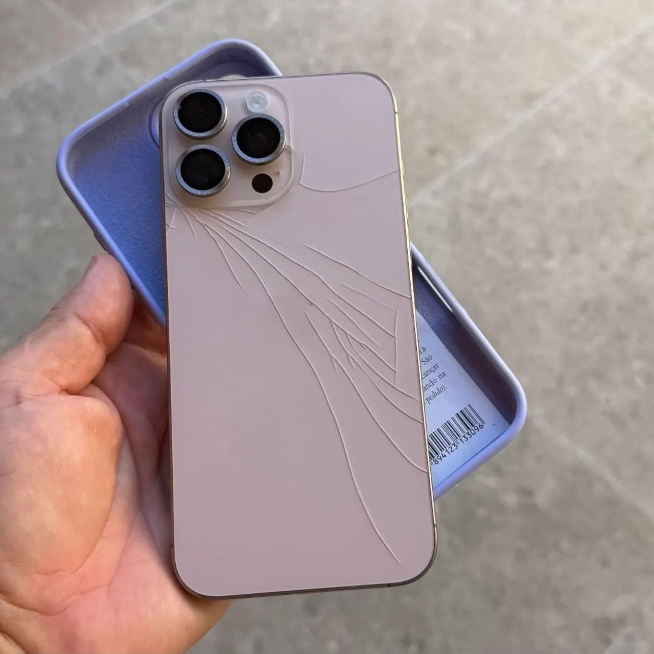 iphone 16 pro max - Foto 2