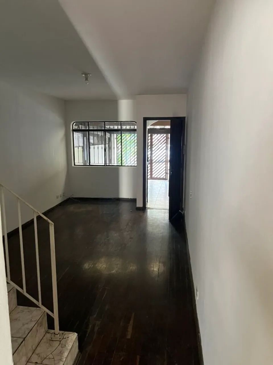 Casa para alugar com 2 quartos e quintal amplo no Butantã FL05