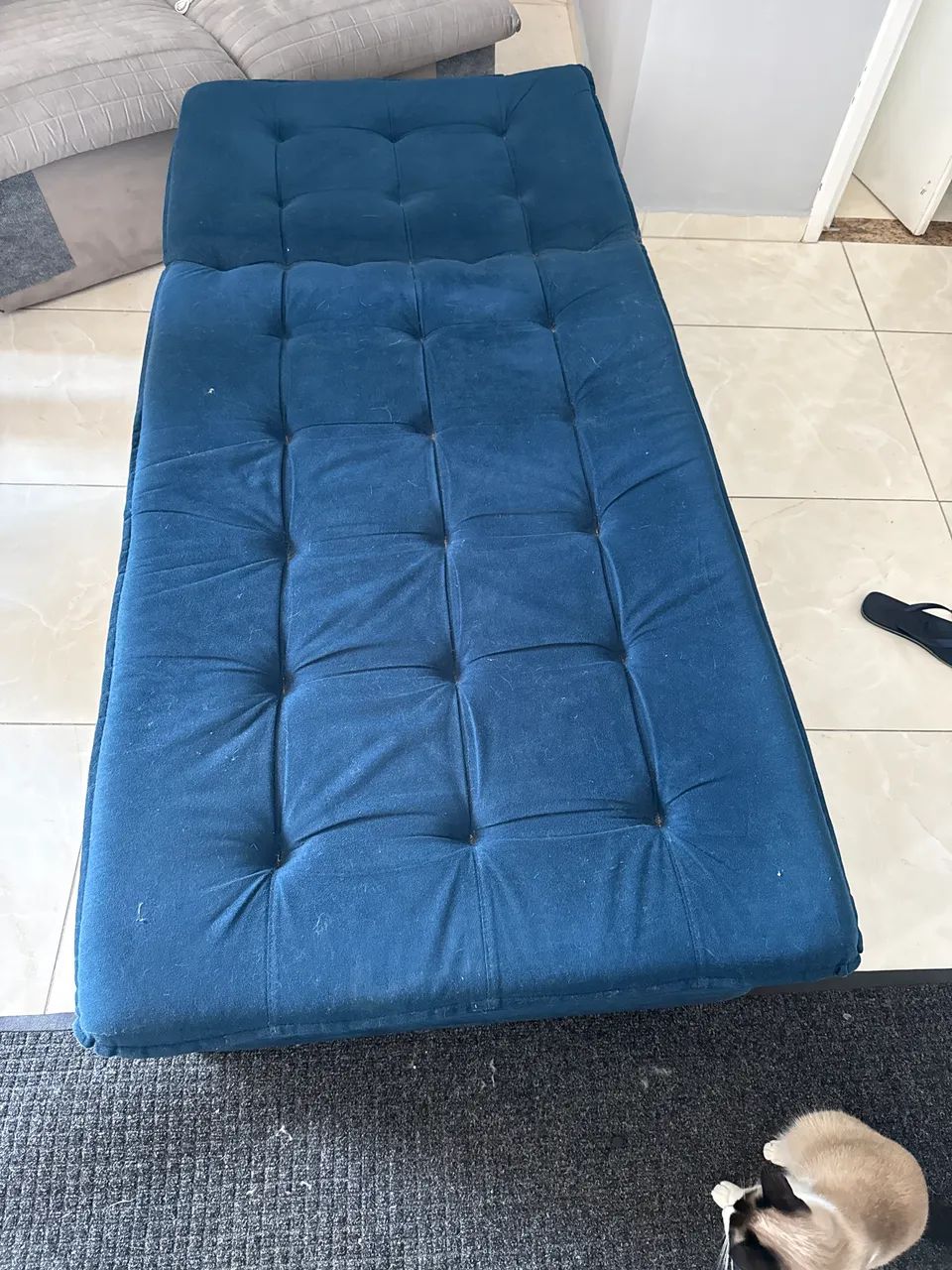 Sofá cama azul - Foto 2