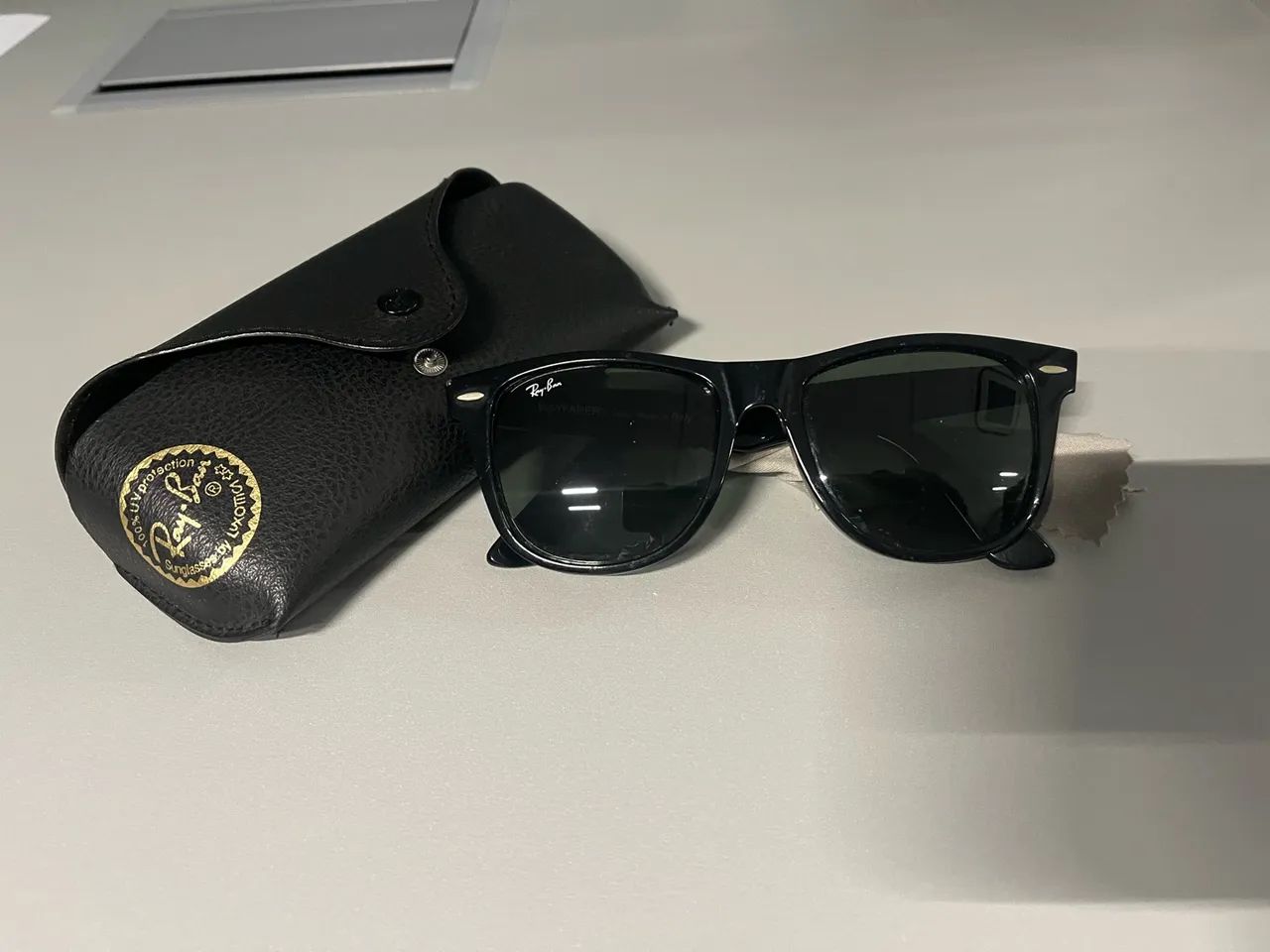 Ray ban