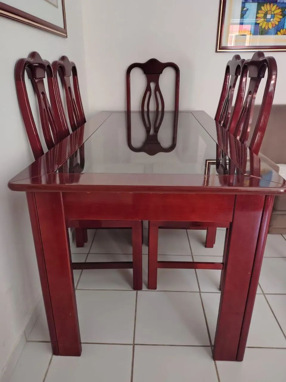 Conjunto mesa com 6 cadeiras em estado de nova!