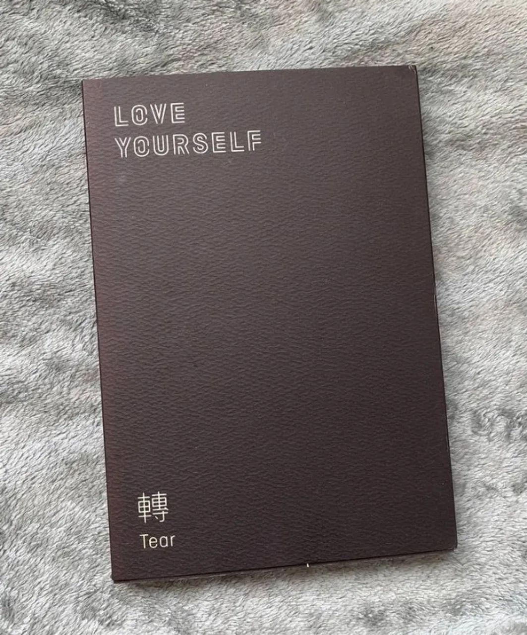 Álbum BTS Love Yourself Tear (s/ photocard) - versão Y - CDs, DVDs