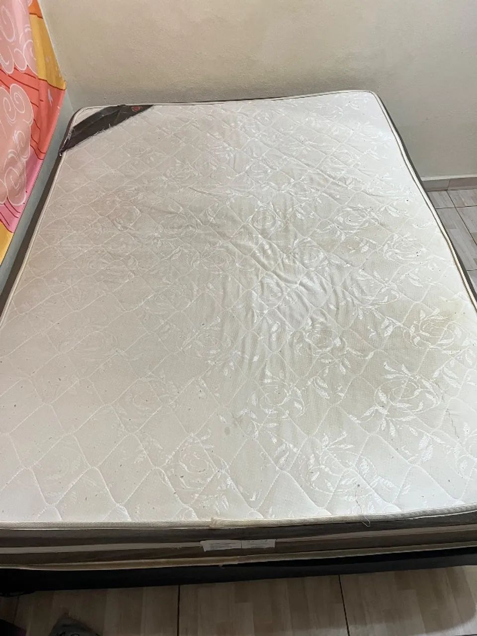 Cama de casal com box baú + colchão, usada. - Foto 4