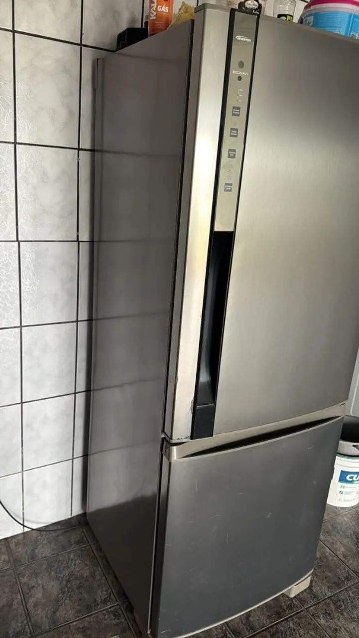 Geladeira com freezer invertido  - Foto 2