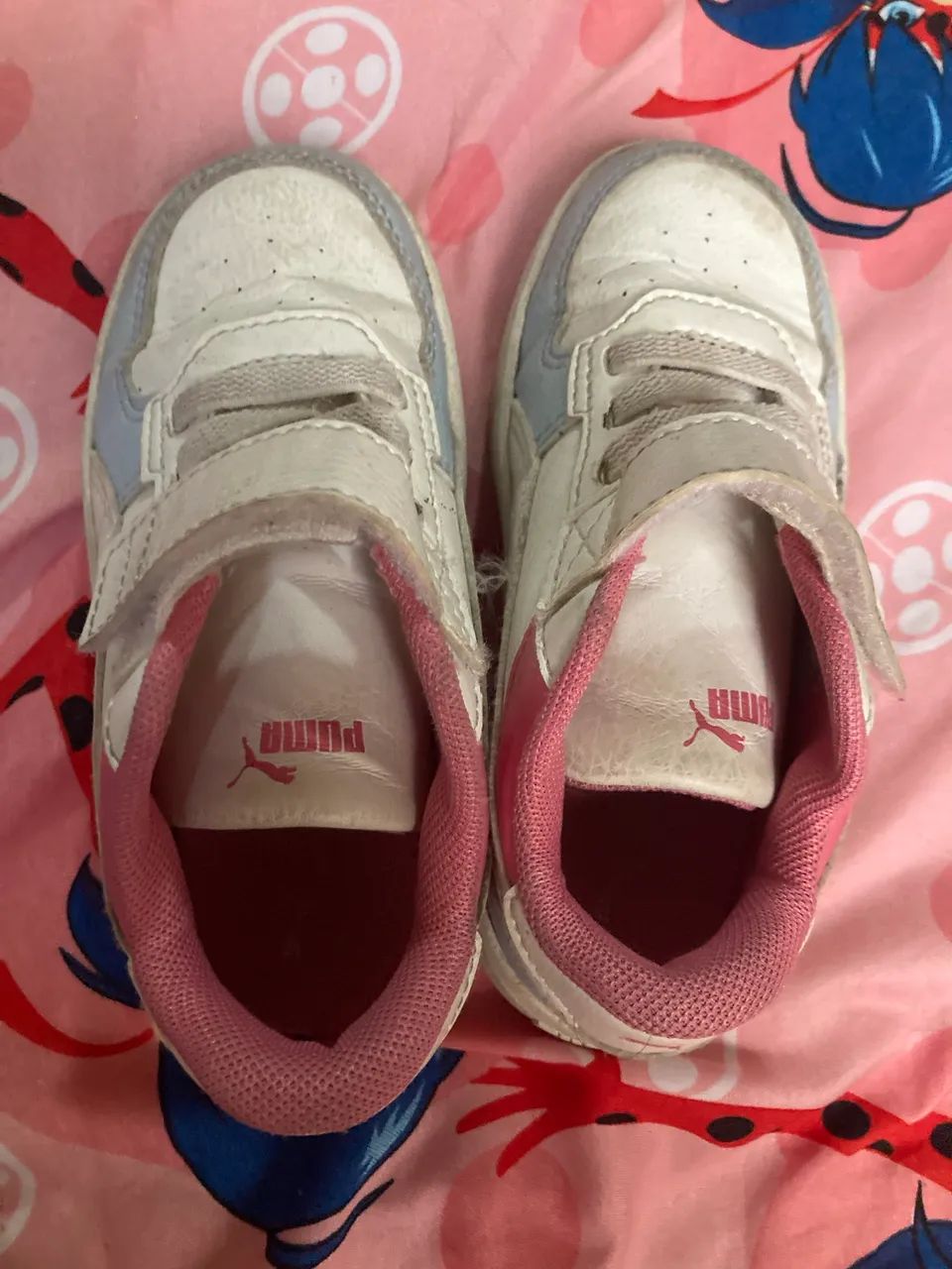 Ténis Puma Kids SoftFoam+ - Branco/Rosa/Azul - Tamanho 23 (BR) / 25 (EUR) - Foto 2