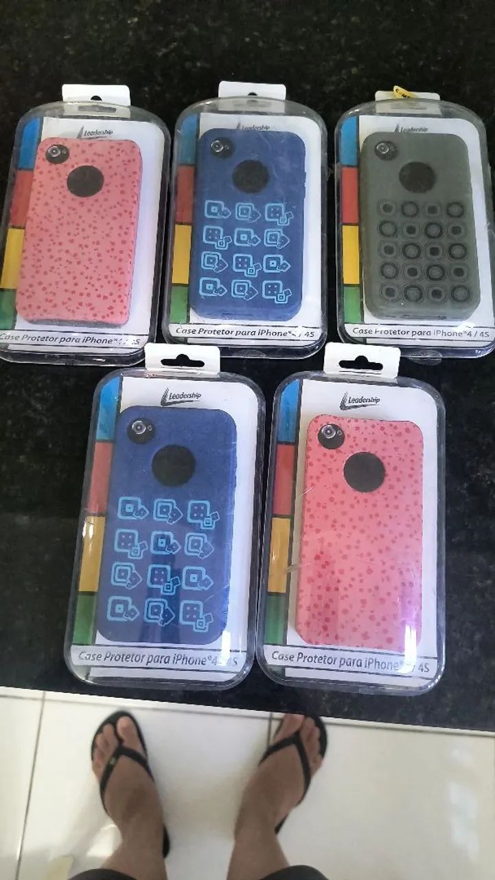 Capinhas de iPhone 4 novos  são 6 capas  ( valor negociável) - Foto 3