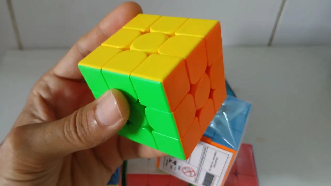 Cubo mágico 3x3 moyu