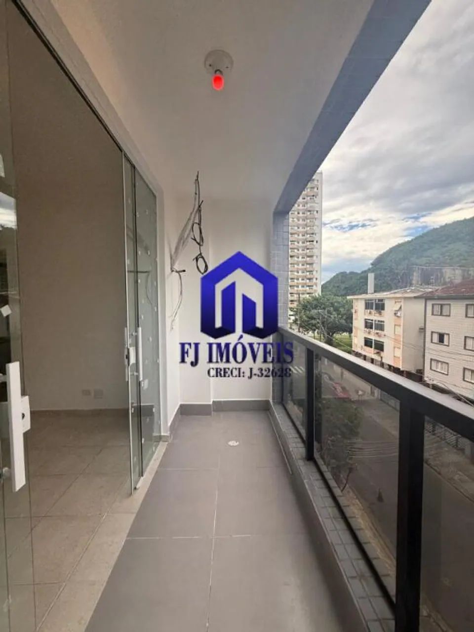 Alugo ótimo apartamento com sacada, 2 dormitórios no Boa Vista em São Vicente-SP - Foto 3