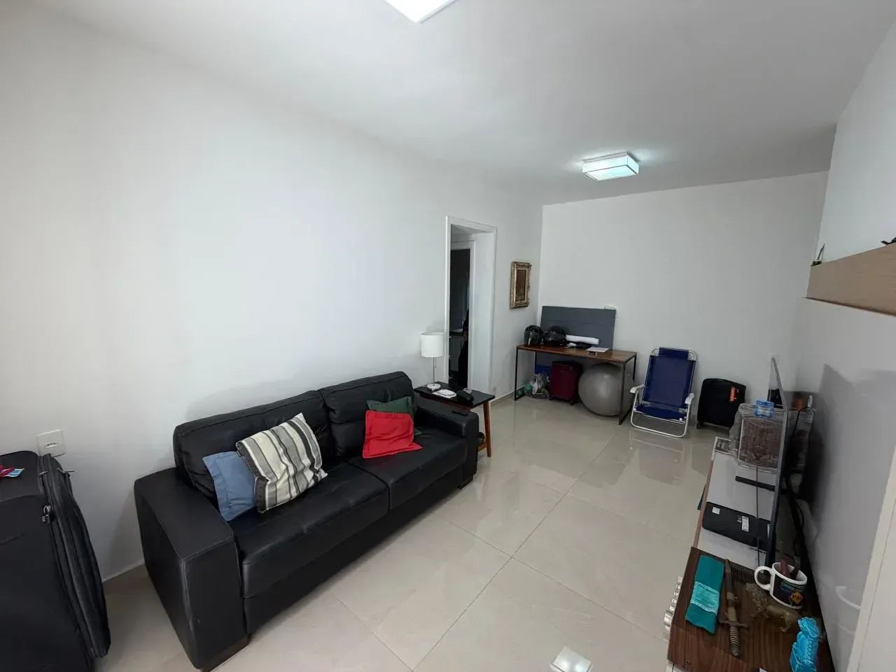 ABM- 1 quarto com dependência