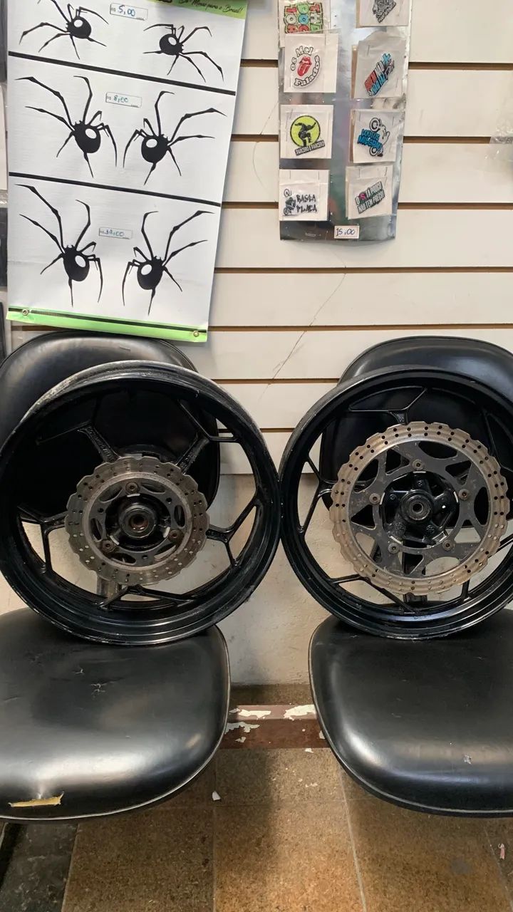 Par de Rodas Kawasaki ninja 300 preta usadas 