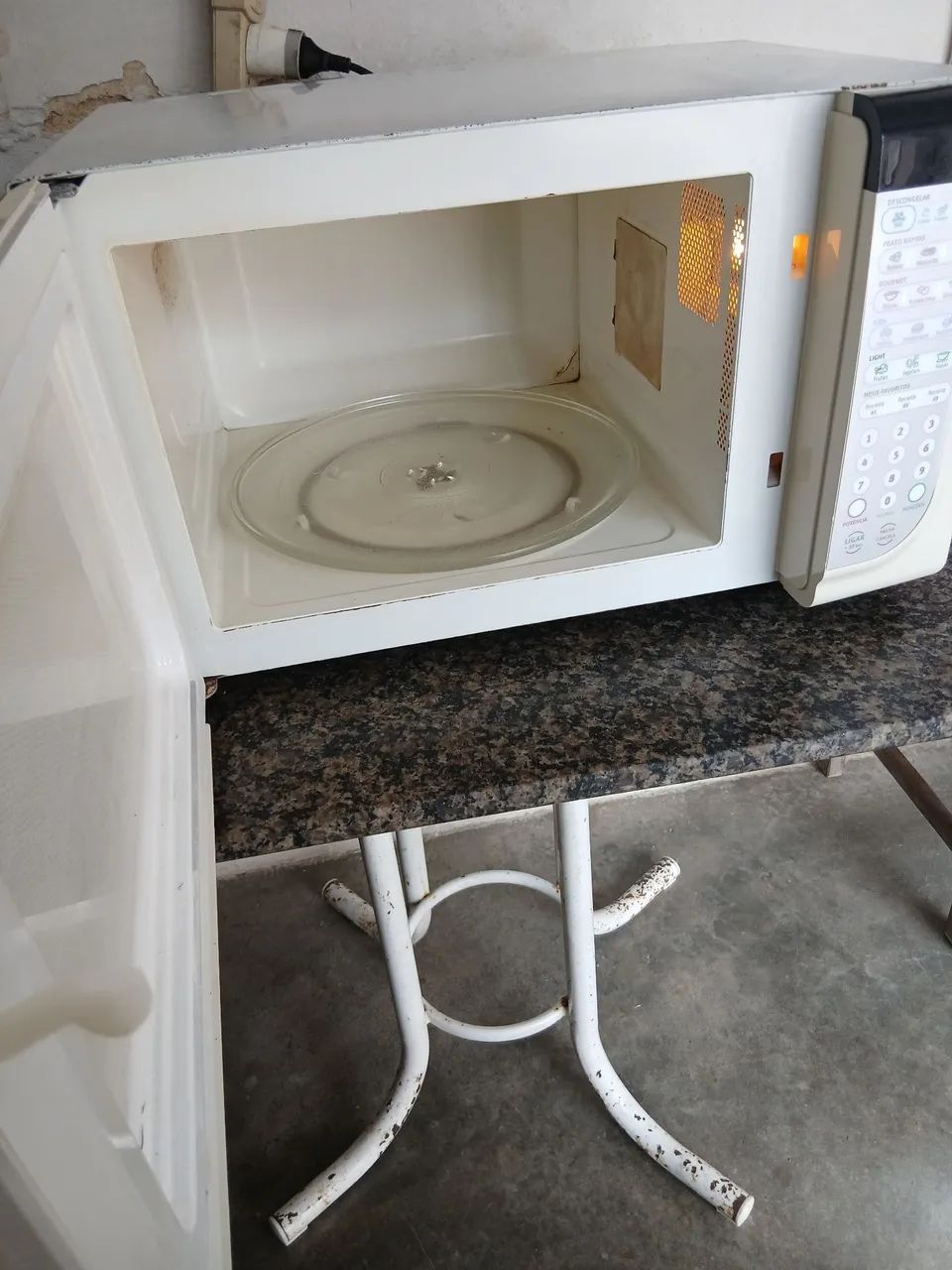 Micro-ondas Electrolux 30lts extra semi novo  - Foto 2